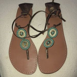 Yellow box Arcadia sandal